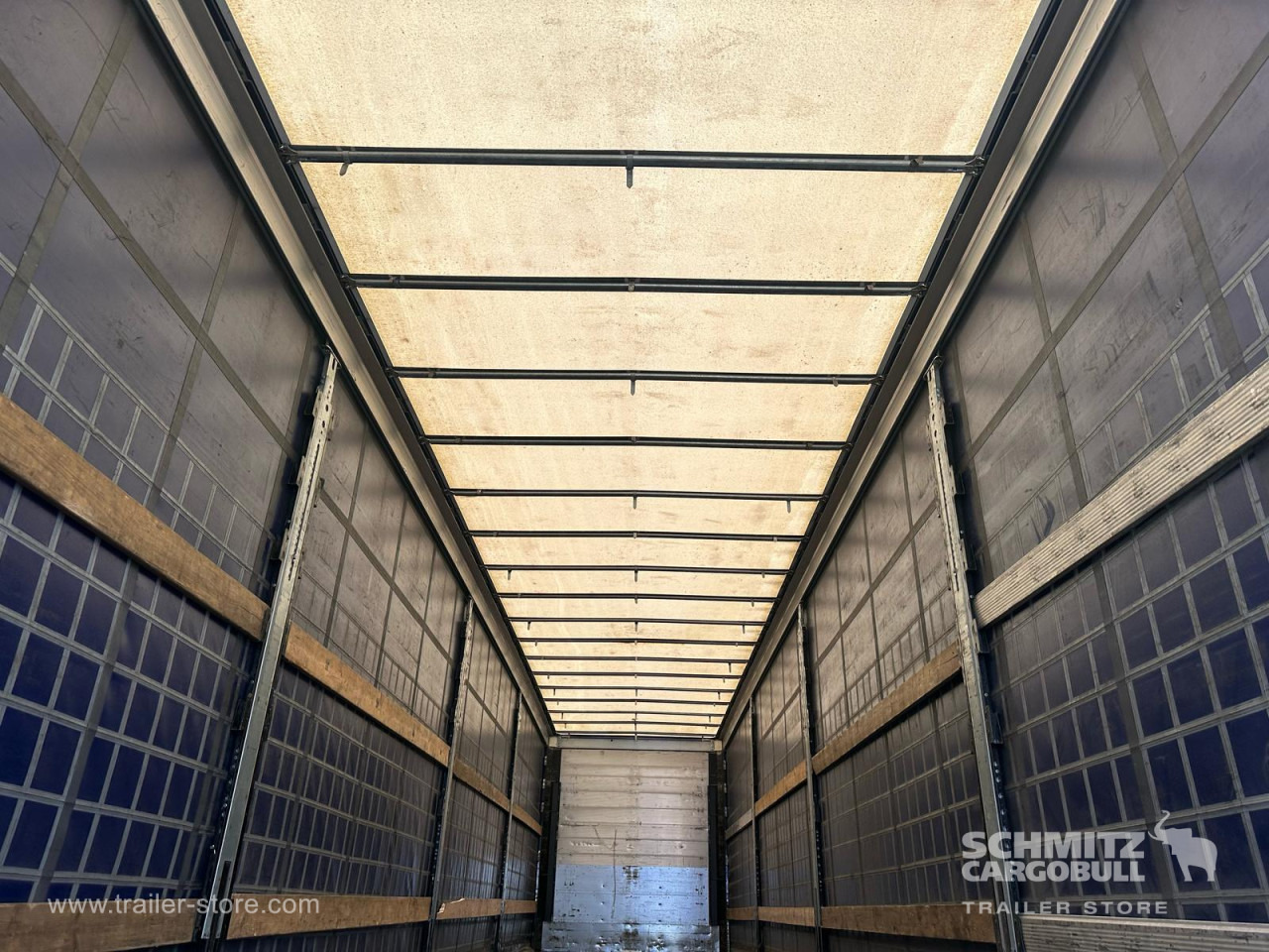 SCHMITZ Curtainsider Mega - Tentinė puspriekabė: foto 5 SCHMITZ Curtainsider Mega - Tentinė puspriekabė: foto 5