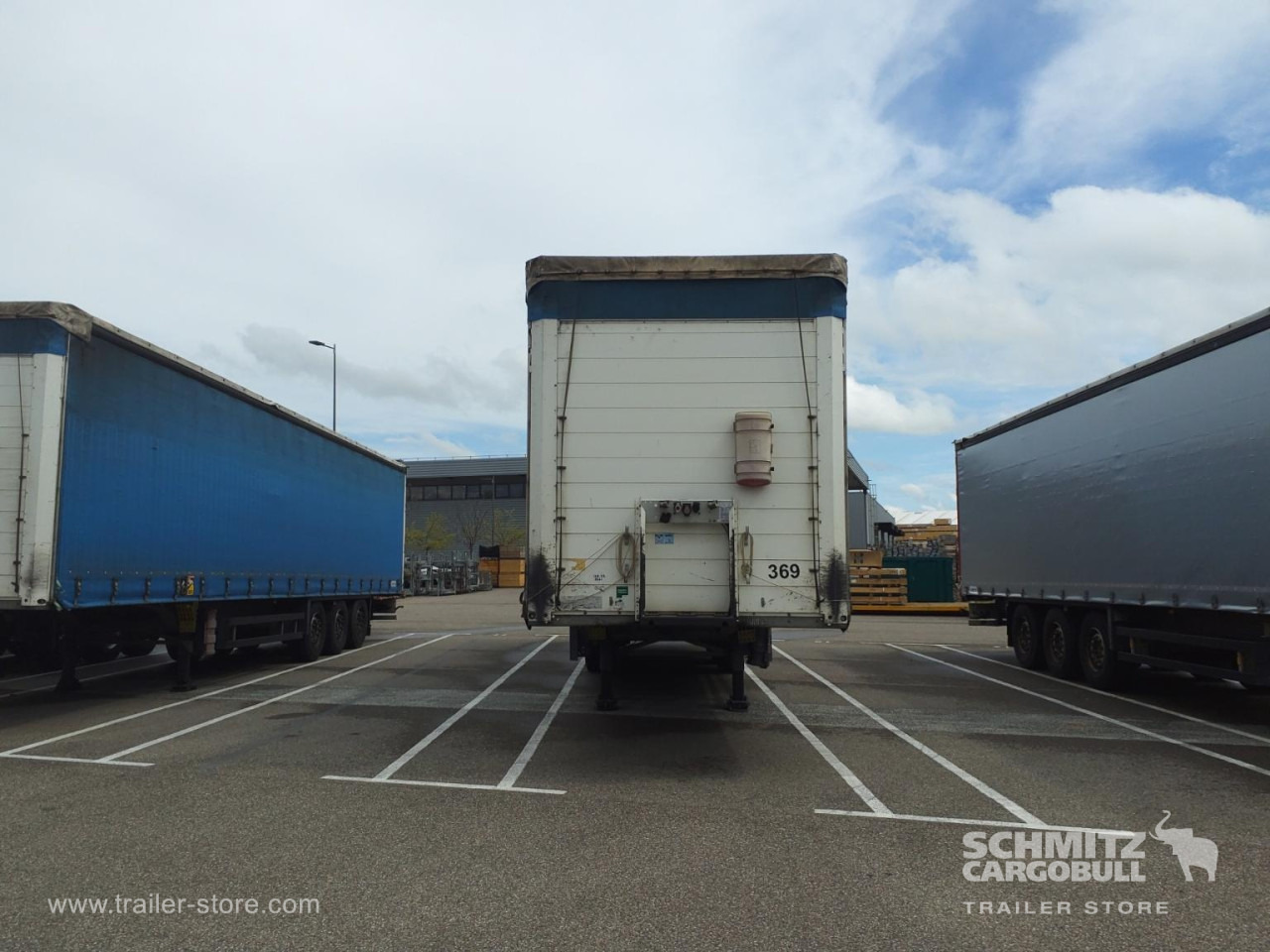 SCHMITZ Curtainsider Standard - Tentinė puspriekabė: foto 2 SCHMITZ Curtainsider Standard - Tentinė puspriekabė: foto 2