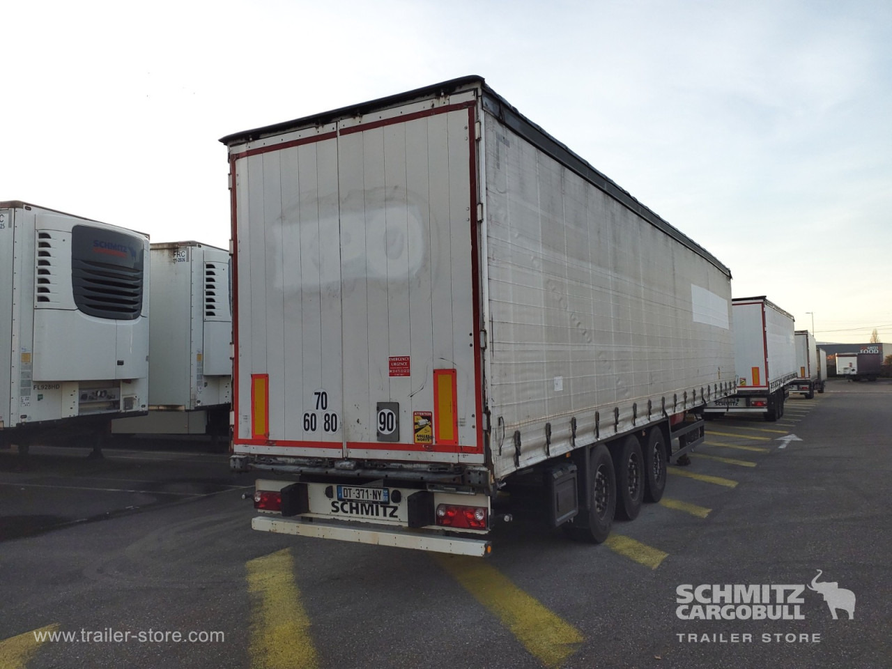 SCHMITZ Curtainsider Standard - Tentinė puspriekabė: foto 5 SCHMITZ Curtainsider Standard - Tentinė puspriekabė: foto 5