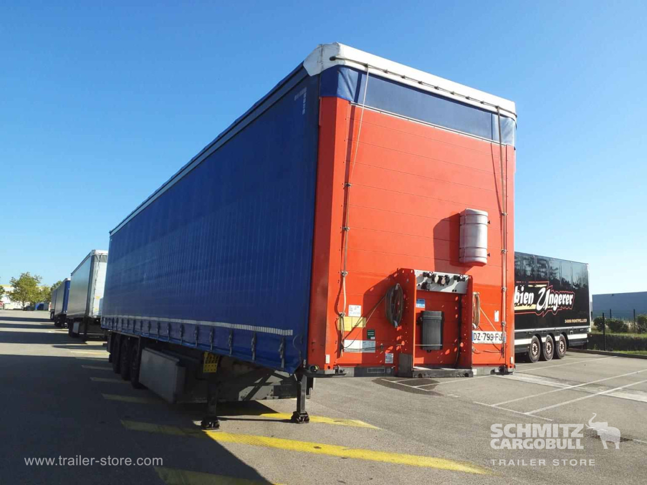 SCHMITZ Curtainsider Standard - Tentinė puspriekabė: foto 1 SCHMITZ Curtainsider Standard - Tentinė puspriekabė: foto 1