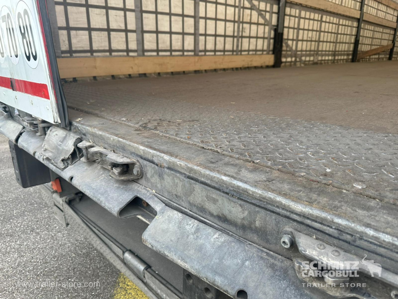 SCHMITZ Curtainsider Standard - Tentinė puspriekabė: foto 4 SCHMITZ Curtainsider Standard - Tentinė puspriekabė: foto 4