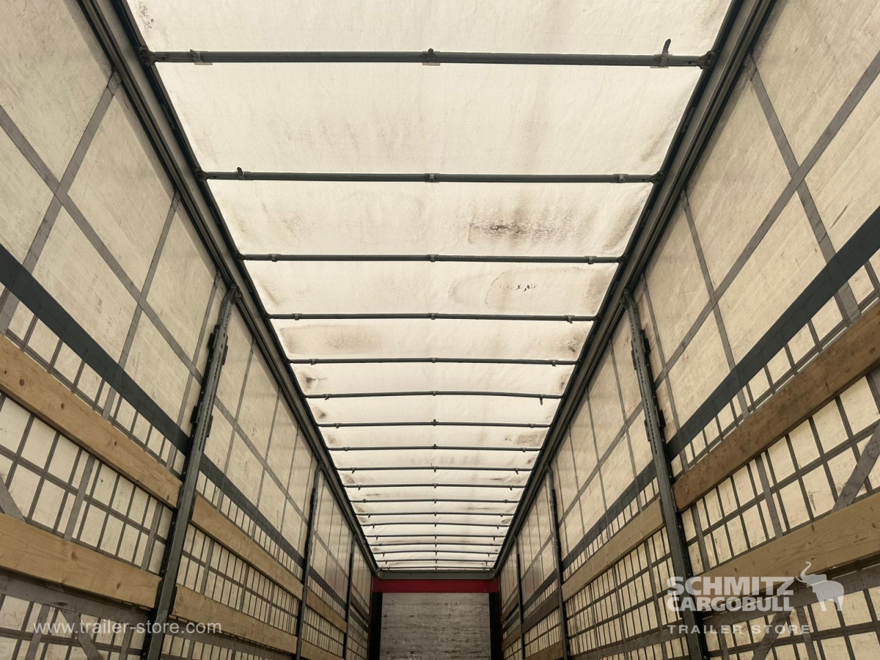 SCHMITZ Curtainsider Standard Taillift - Tentinė puspriekabė: foto 5 SCHMITZ Curtainsider Standard Taillift - Tentinė puspriekabė: foto 5
