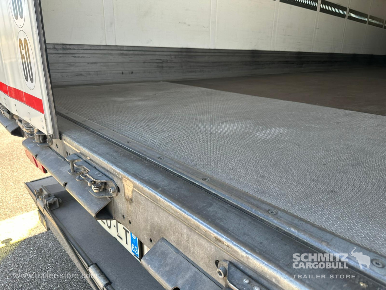 SCHMITZ Dryfreight Standard Taillift - Furgonas puspriekabė: foto 4 SCHMITZ Dryfreight Standard Taillift - Furgonas puspriekabė: foto 4