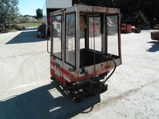 Kabine O&K L 5 - Kabina ir interjeras - Statybinė technika: foto 4 Kabine O&K L 5 - Kabina ir interjeras - Statybinė technika: foto 4