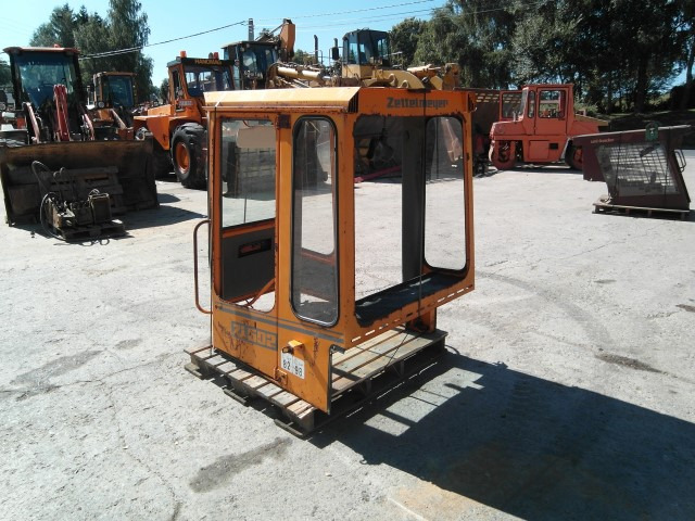 Kabine Zettelmeyer ZL 602 - Kabina ir interjeras - Statybinė technika: foto 2 Kabine Zettelmeyer ZL 602 - Kabina ir interjeras - Statybinė technika: foto 2