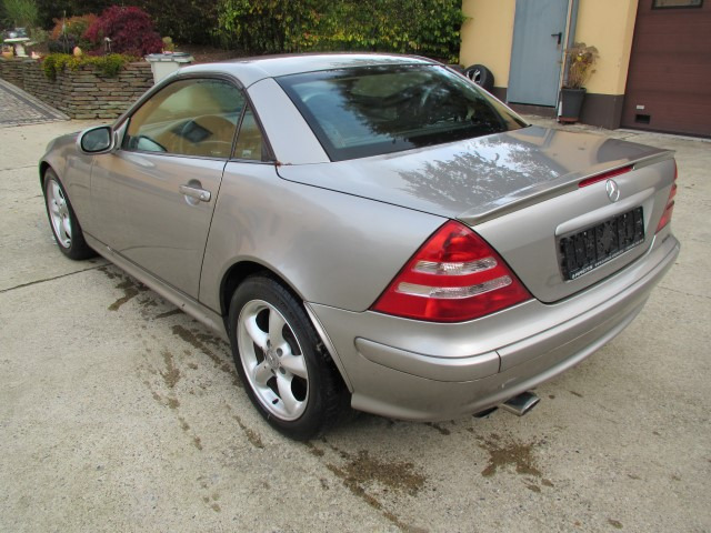 Mercedes SLK 200 - Lengvasis automobilis: foto 4 Mercedes SLK 200 - Lengvasis automobilis: foto 4