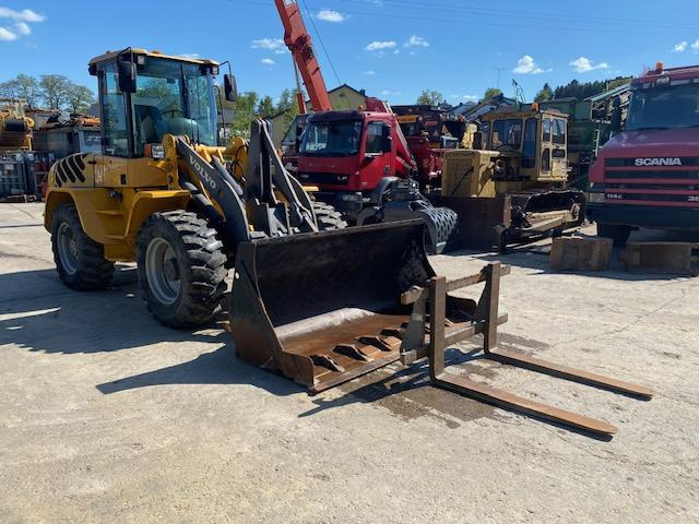 Volvo L 40 TP - Ratinis krautuvas: foto 2 Volvo L 40 TP - Ratinis krautuvas: foto 2