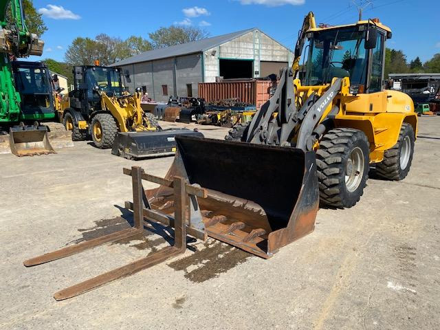 Volvo L 40 TP - Ratinis krautuvas: foto 1 Volvo L 40 TP - Ratinis krautuvas: foto 1