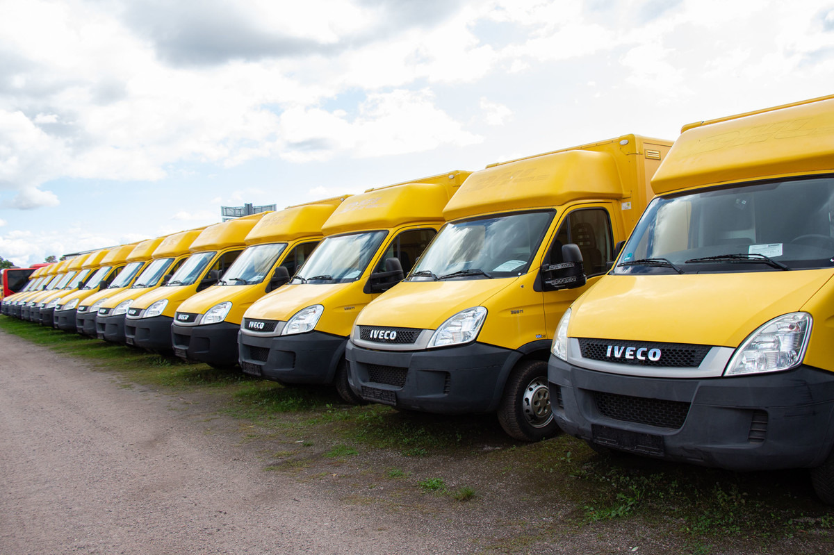 IVECO Daily 35 S11 C30C AUTOMATIK KAMERA MAXI Regale D - Furgonas su krovinių dėže: foto 1 IVECO Daily 35 S11 C30C AUTOMATIK KAMERA MAXI Regale D - Furgonas su krovinių dėže: foto 1