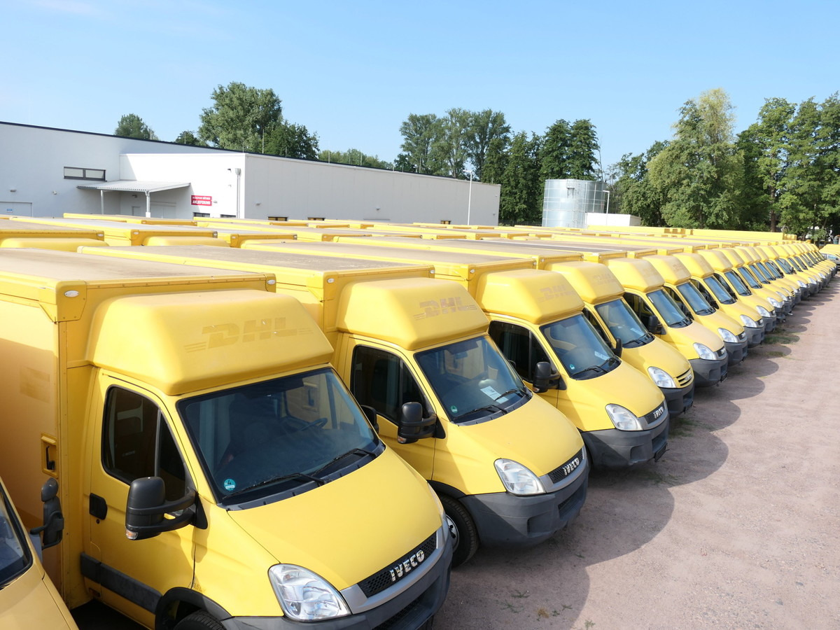 IVECO Daily 35 S11 C30C AUTOMATIK KAMERA MAXI Regale L - Furgonas su krovinių dėže: foto 1 IVECO Daily 35 S11 C30C AUTOMATIK KAMERA MAXI Regale L - Furgonas su krovinių dėže: foto 1