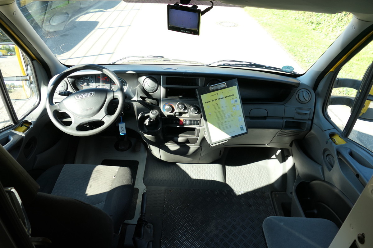 Interior photo 2: Furgonas su krovinių dėže IVECO Daily 35 S11 C30C AUTOMATIK KAMERA Regale LUFT D