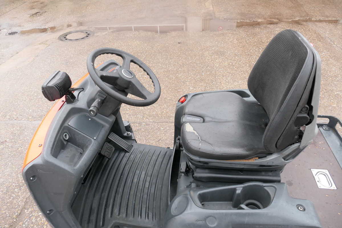 LINDE P 60 Z Schlepper Batterie 40/2020 3-Rad - Elektrinis vilkikas: foto 5 LINDE P 60 Z Schlepper Batterie 40/2020 3-Rad - Elektrinis vilkikas: foto 5