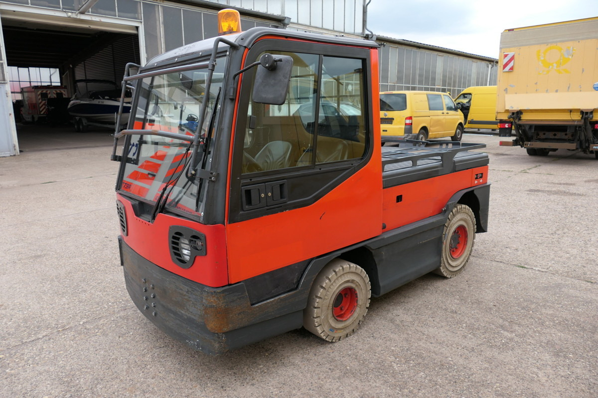 LINDE P250 Schlepper AHK Batterie 10/2022 Schiebetüren - Elektrinis vilkikas: foto 1 LINDE P250 Schlepper AHK Batterie 10/2022 Schiebetüren - Elektrinis vilkikas: foto 1