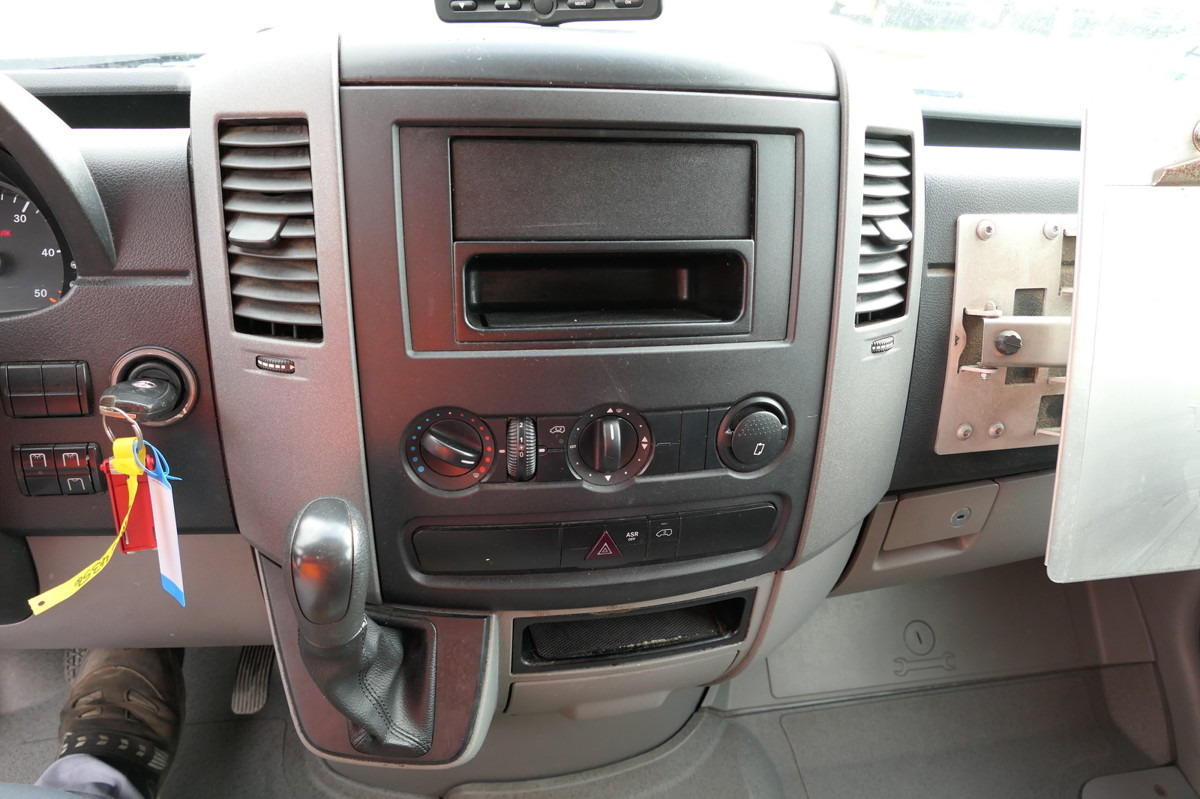 Furgonas su krovinių dėže MERCEDES-BENZ SPRINTER 310 CDI MAXI EURO-5 KOFFER REGALE KAMER: foto 12