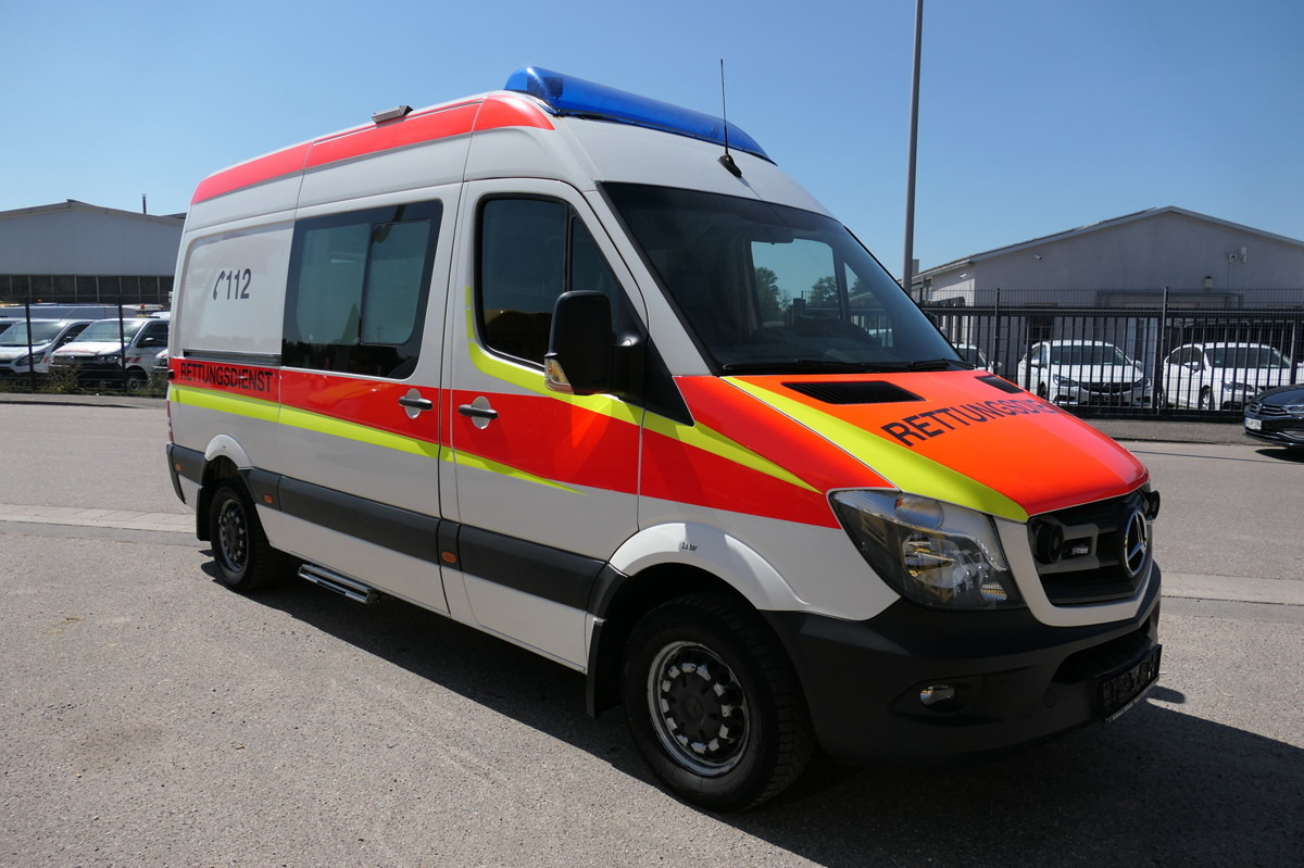 MERCEDES-BENZ Sprinter 316 CDI Klima Rettungswagen - Greitosios pagalbos automobilis: foto 1 MERCEDES-BENZ Sprinter 316 CDI Klima Rettungswagen - Greitosios pagalbos automobilis: foto 1