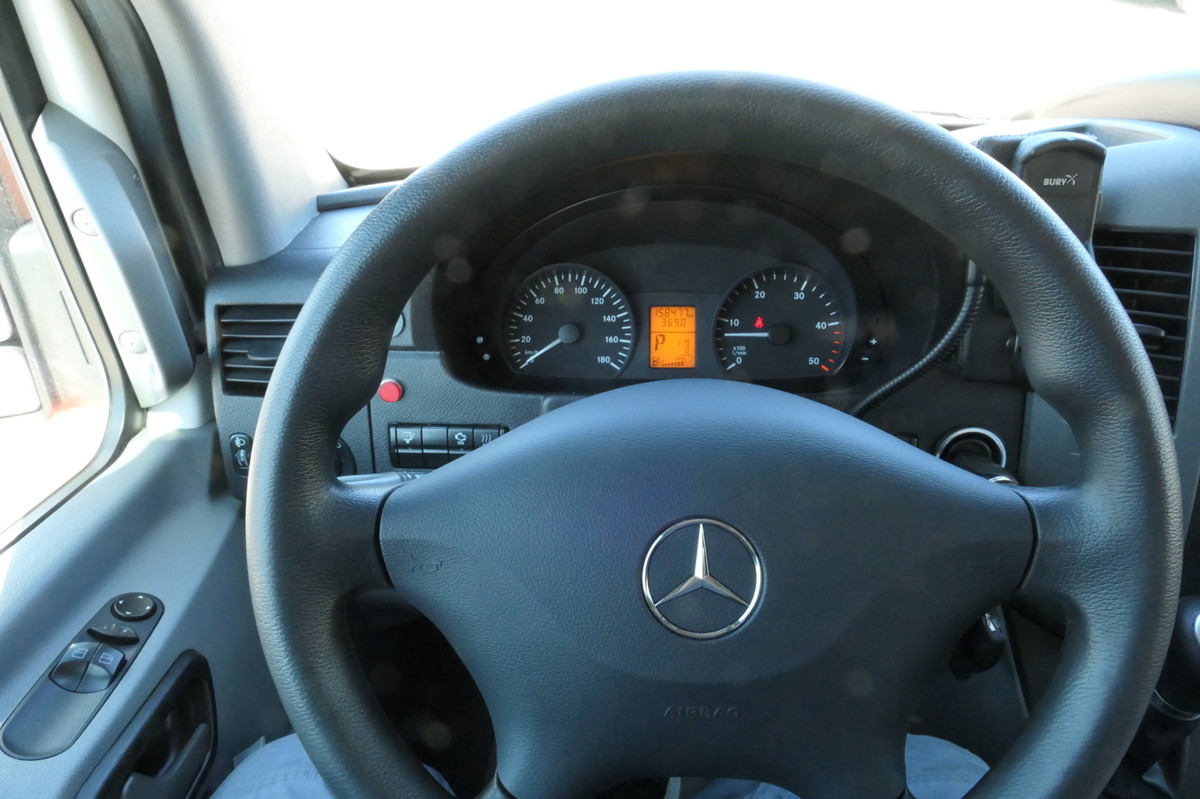 MERCEDES-BENZ Sprinter 519 CDI Klima Krankenwagen lizingą MERCEDES-BENZ Sprinter 519 CDI Klima Krankenwagen: foto 18