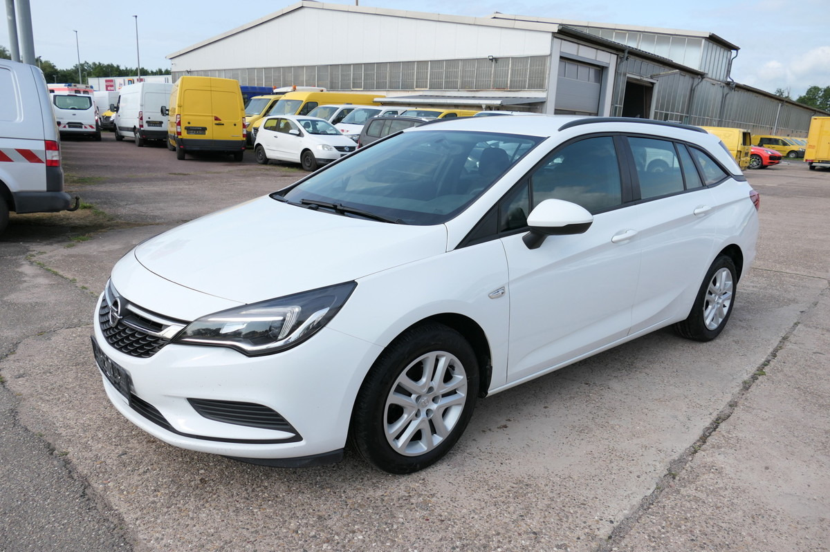 OPEL Astra K 1.6 CDTI Edition S/S KLIMA - Lengvasis automobilis: foto 1 OPEL Astra K 1.6 CDTI Edition S/S KLIMA - Lengvasis automobilis: foto 1