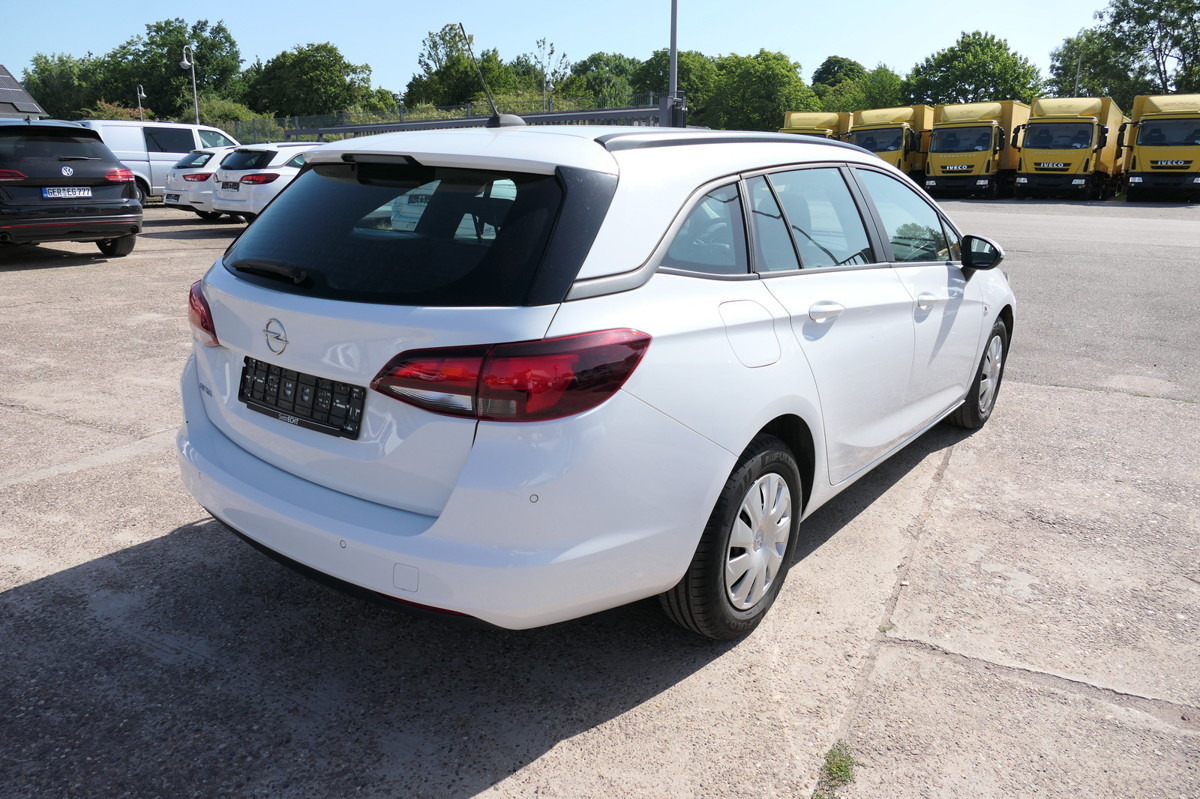 OPEL Astra Sports Tourer 1.5 CDTI KLIMA - Lengvasis automobilis: foto 4 OPEL Astra Sports Tourer 1.5 CDTI KLIMA - Lengvasis automobilis: foto 4