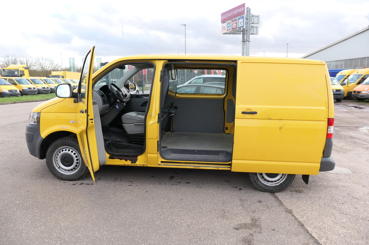 Interior photo 2: Mažas furgonas VW T5 Transporter 2.0 TDI 2xSCHIEBETÜR PARKTRONIK E