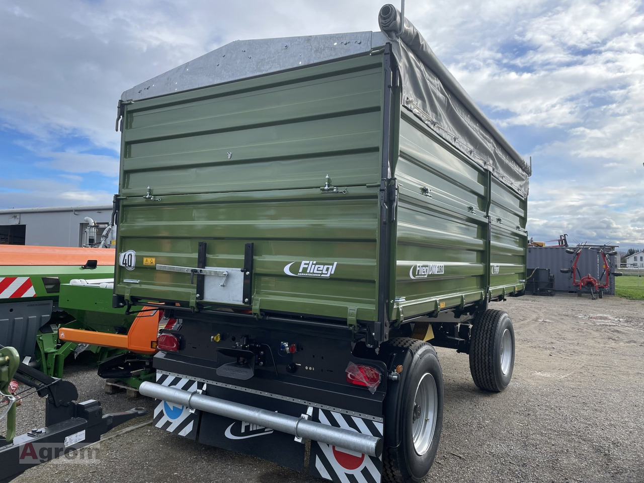 Fliegl DK 180 XL - Savivartė traktorinė priekaba: foto 3 Fliegl DK 180 XL - Savivartė traktorinė priekaba: foto 3