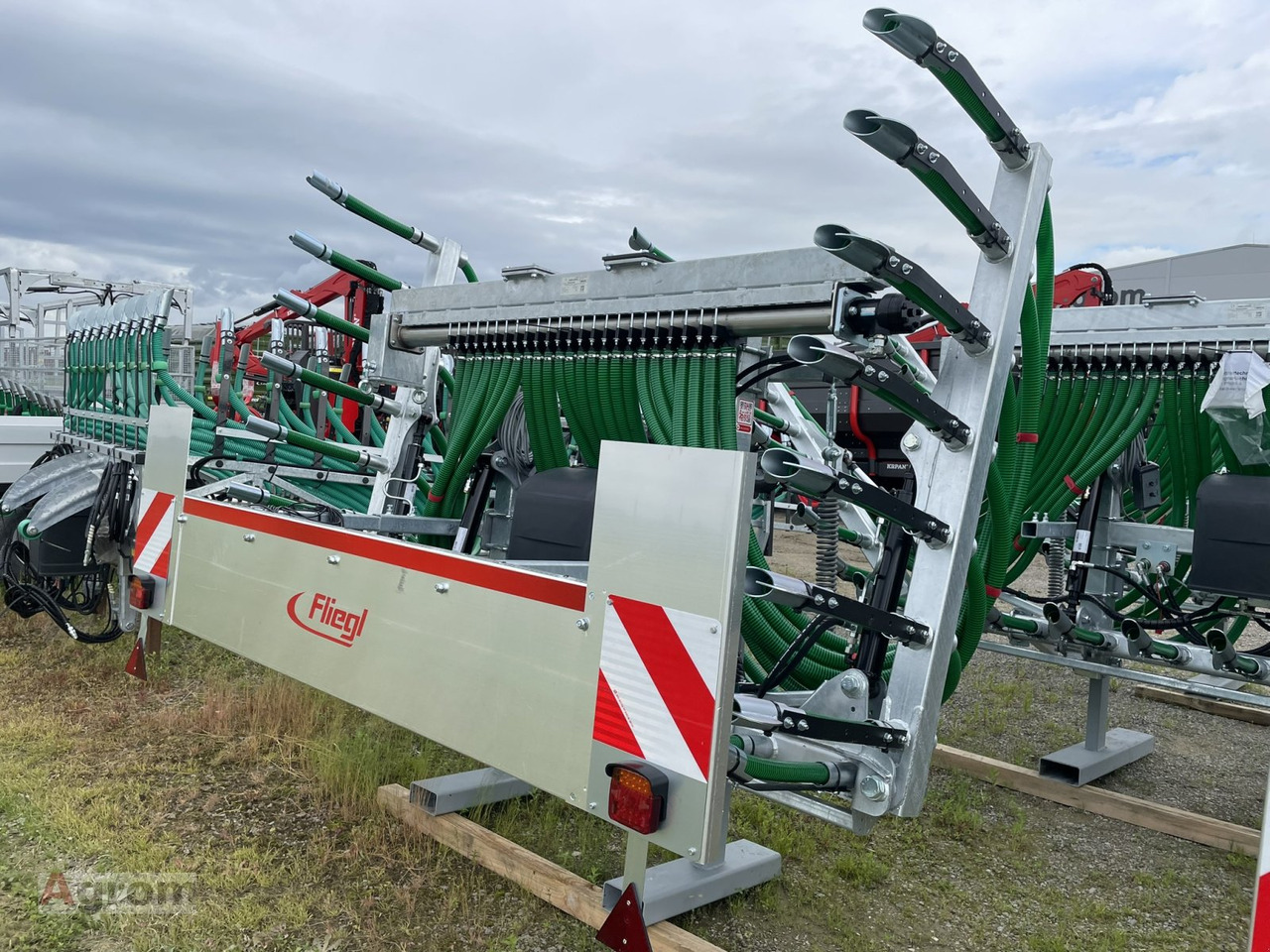 Fliegl Schleppschuhverteiler Compact 6,0 m - Srutų įterpimas: foto 5 Fliegl Schleppschuhverteiler Compact 6,0 m - Srutų įterpimas: foto 5