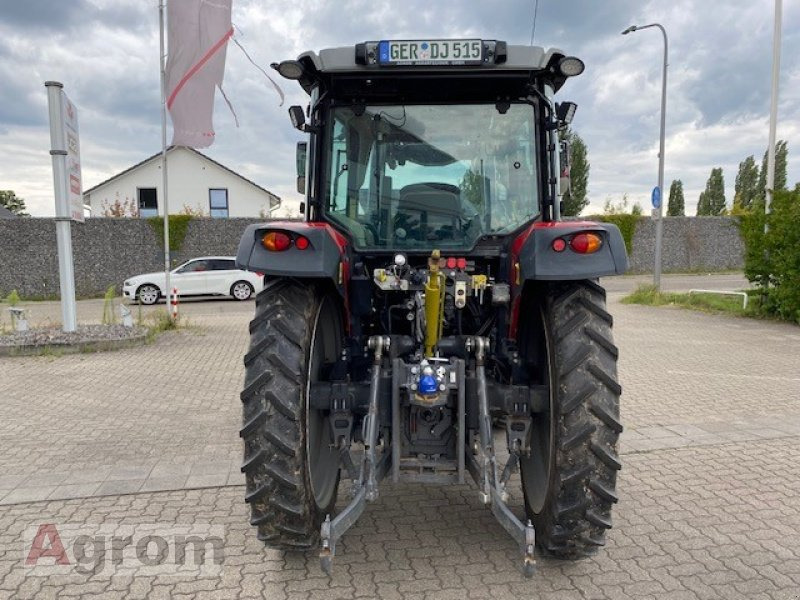 Massey Ferguson 5711 - Traktorius: foto 4 Massey Ferguson 5711 - Traktorius: foto 4