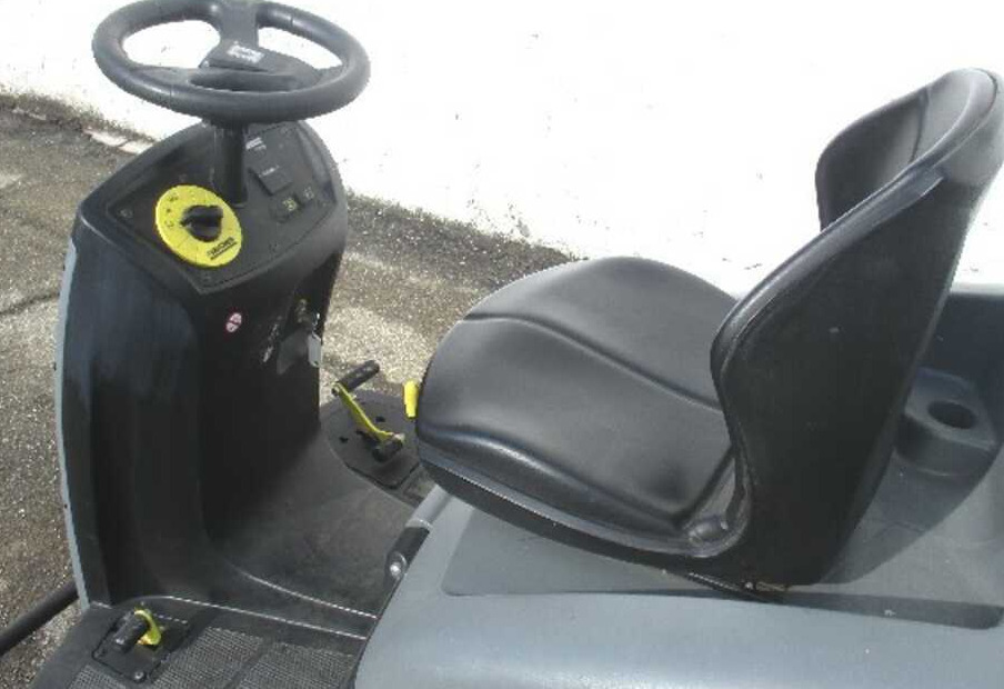 Kärcher KM 100/100 RD - Grindų šlavimo mašina: foto 1 Kärcher KM 100/100 RD - Grindų šlavimo mašina: foto 1