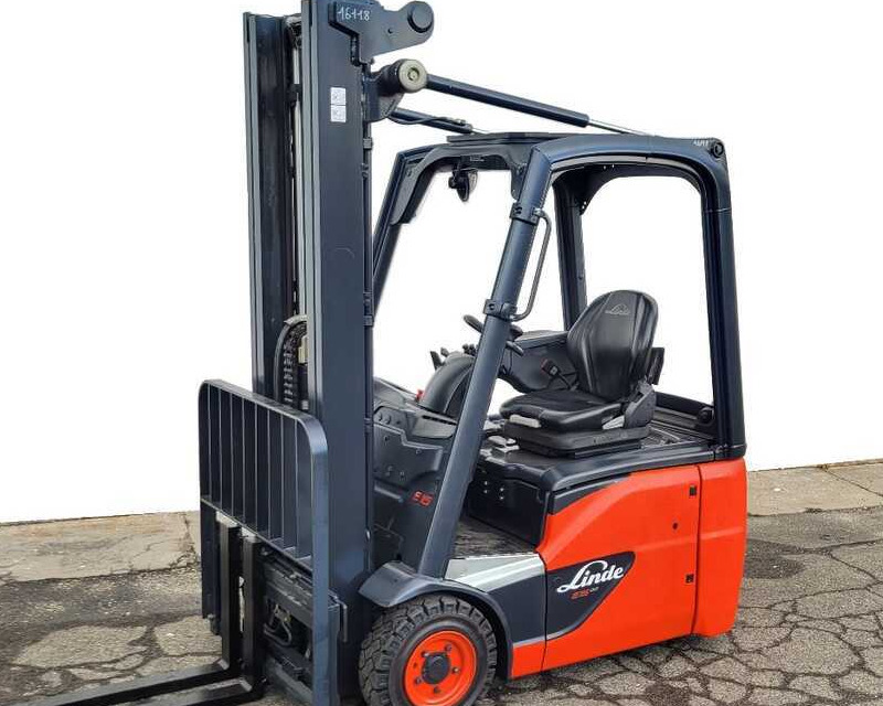 Linde E 15-02/386 (2500 ore) - Elektrinis krautuvas: foto 1 Linde E 15-02/386 (2500 ore) - Elektrinis krautuvas: foto 1