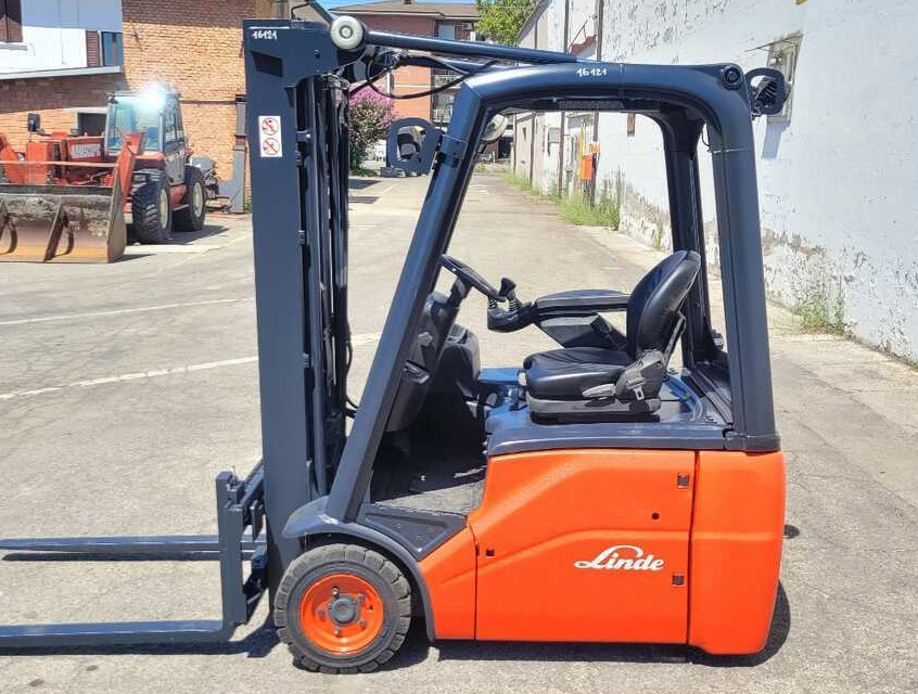 Linde E 16 C-01/386 (batt. 2016) - Elektrinis krautuvas: foto 3 Linde E 16 C-01/386 (batt. 2016) - Elektrinis krautuvas: foto 3