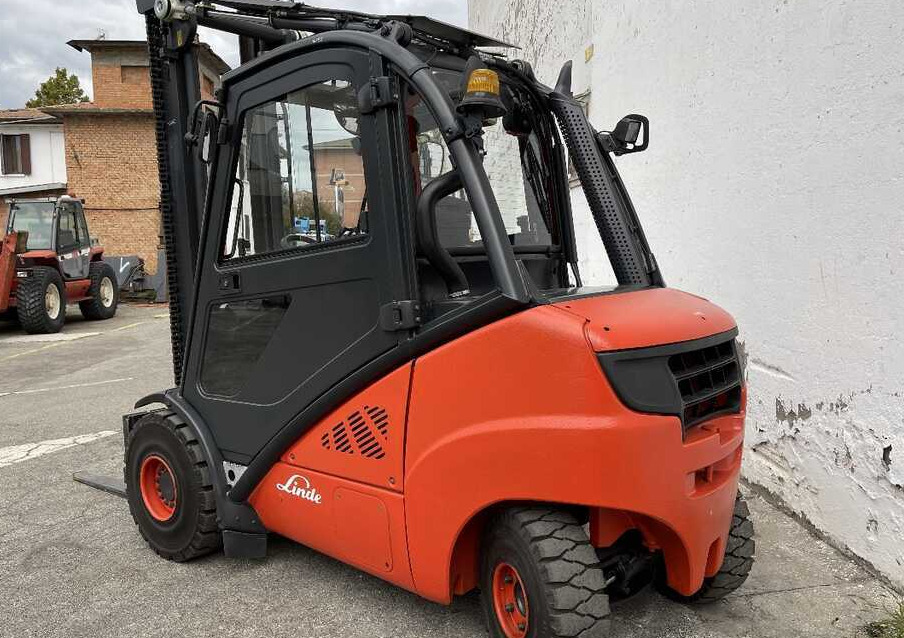 Linde H 35 D-02/393 - Dyzelinis krautuvas: foto 2 Linde H 35 D-02/393 - Dyzelinis krautuvas: foto 2