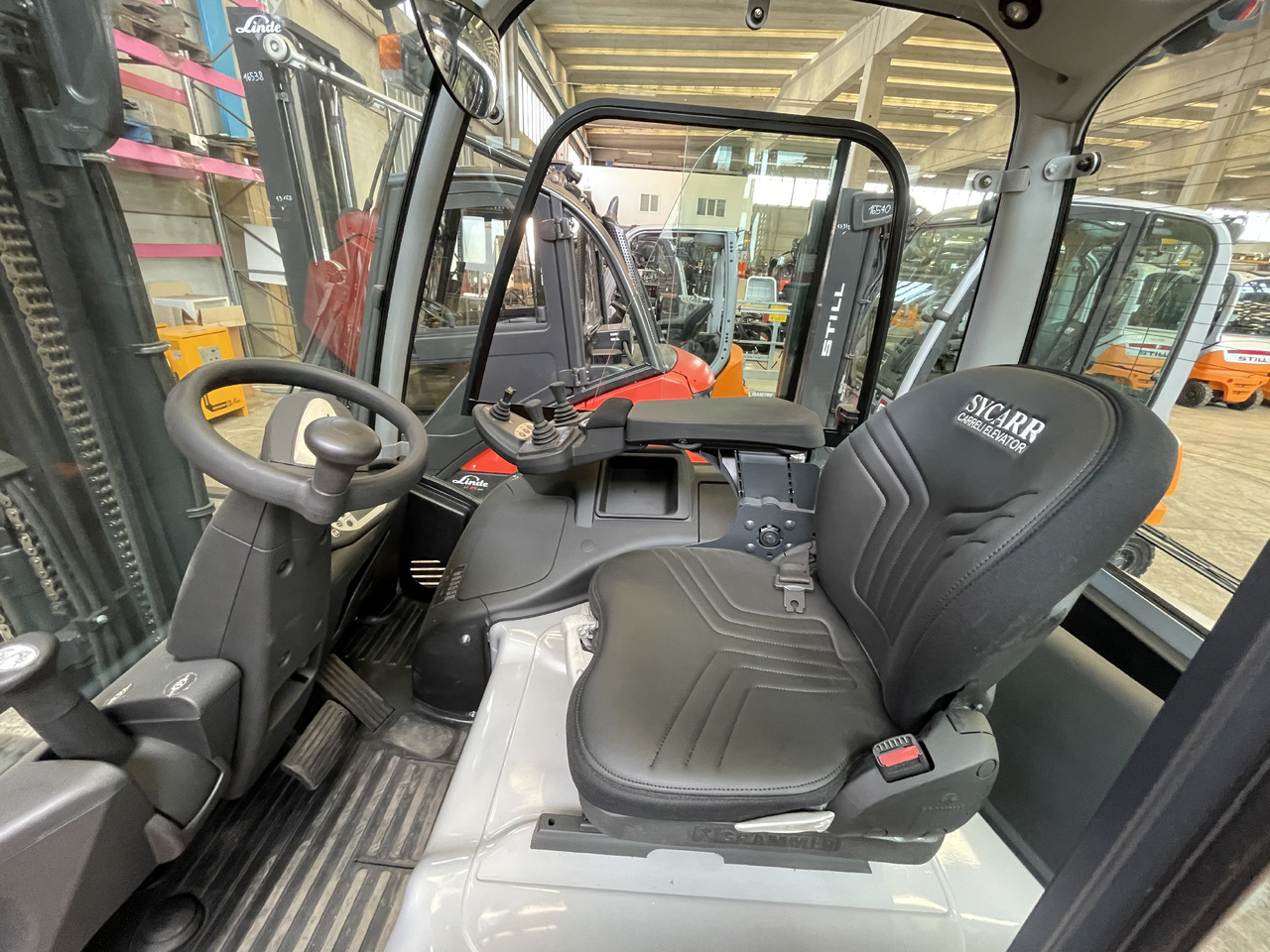 Still RX 60-45 (batt. 100%) - Elektrinis krautuvas: foto 4 Still RX 60-45 (batt. 100%) - Elektrinis krautuvas: foto 4