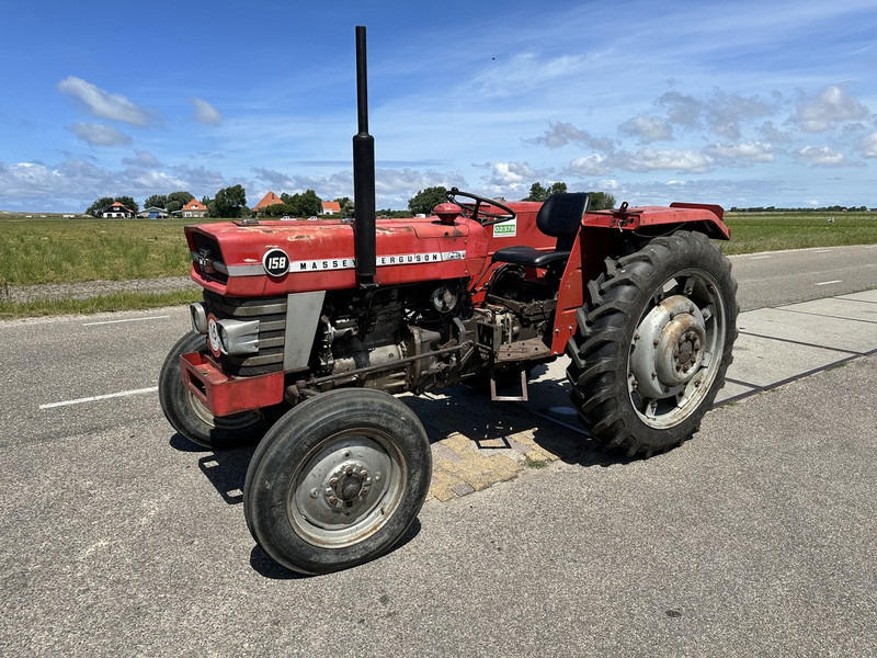Massey Ferguson 158 - Traktorius: foto 1 Massey Ferguson 158 - Traktorius: foto 1