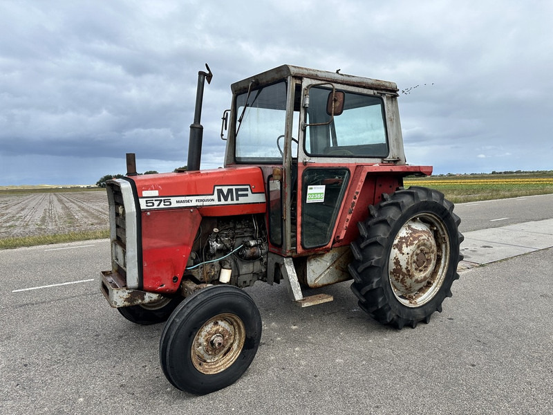 Massey Ferguson 575 - Traktorius: foto 1 Massey Ferguson 575 - Traktorius: foto 1