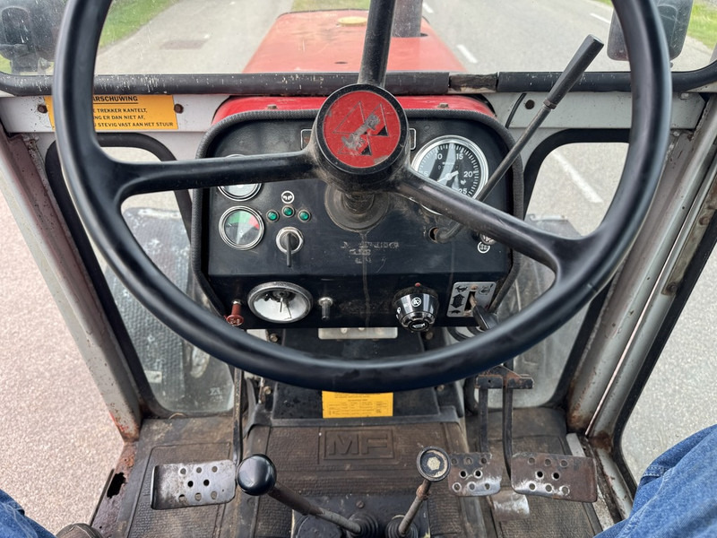 Massey Ferguson 590 - Traktorius: foto 5 Massey Ferguson 590 - Traktorius: foto 5