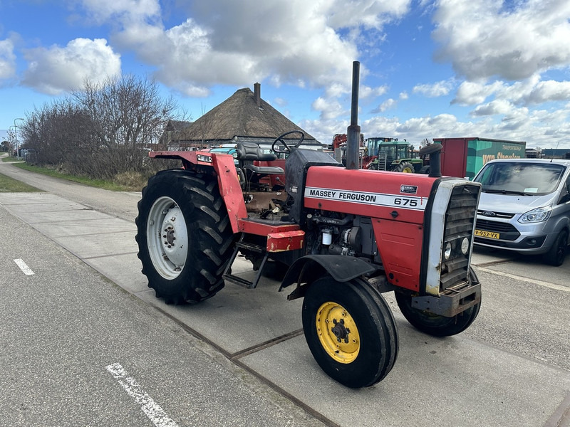 Massey Ferguson 675 - Traktorius: foto 2 Massey Ferguson 675 - Traktorius: foto 2