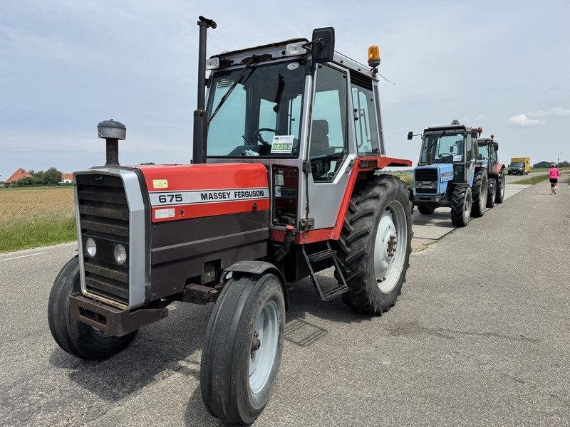 Massey Ferguson 675 - Traktorius: foto 1 Massey Ferguson 675 - Traktorius: foto 1