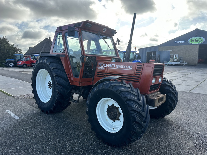 New Holland 100-90 DT - Traktorius: foto 4 New Holland 100-90 DT - Traktorius: foto 4