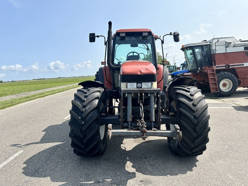 New Holland M135 - Traktorius: foto 2 New Holland M135 - Traktorius: foto 2
