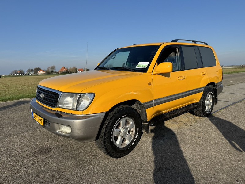 Toyota Land Cruiser - Visureigis: foto 1 Toyota Land Cruiser - Visureigis: foto 1