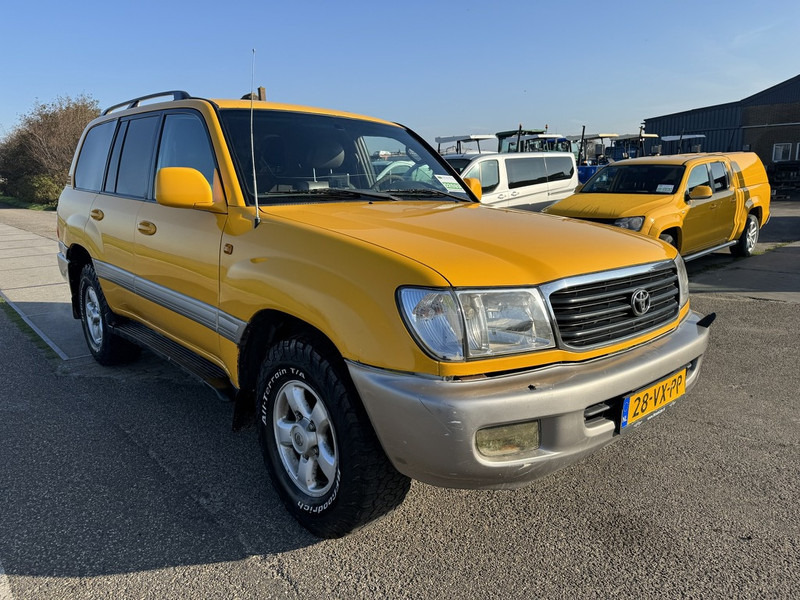 Toyota Land Cruiser - Visureigis: foto 3 Toyota Land Cruiser - Visureigis: foto 3