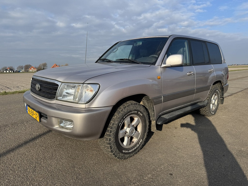 Toyota Land Cruiser - Krovininis mikroautobusas: foto 1 Toyota Land Cruiser - Krovininis mikroautobusas: foto 1