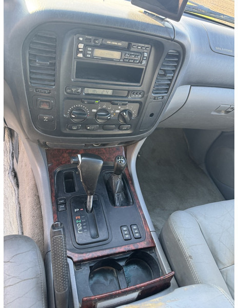 Toyota Land Cruiser - Visureigis: foto 5 Toyota Land Cruiser - Visureigis: foto 5