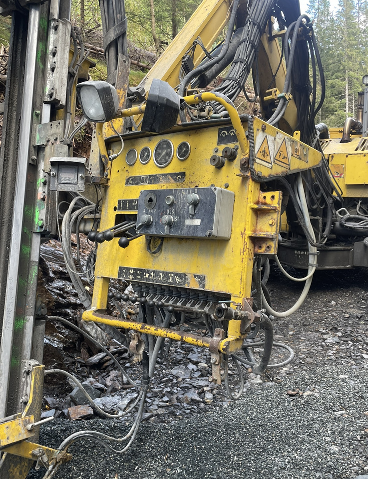 Atlas Copco ROC D3 - Gręžimo mašina: foto 4 Atlas Copco ROC D3 - Gręžimo mašina: foto 4