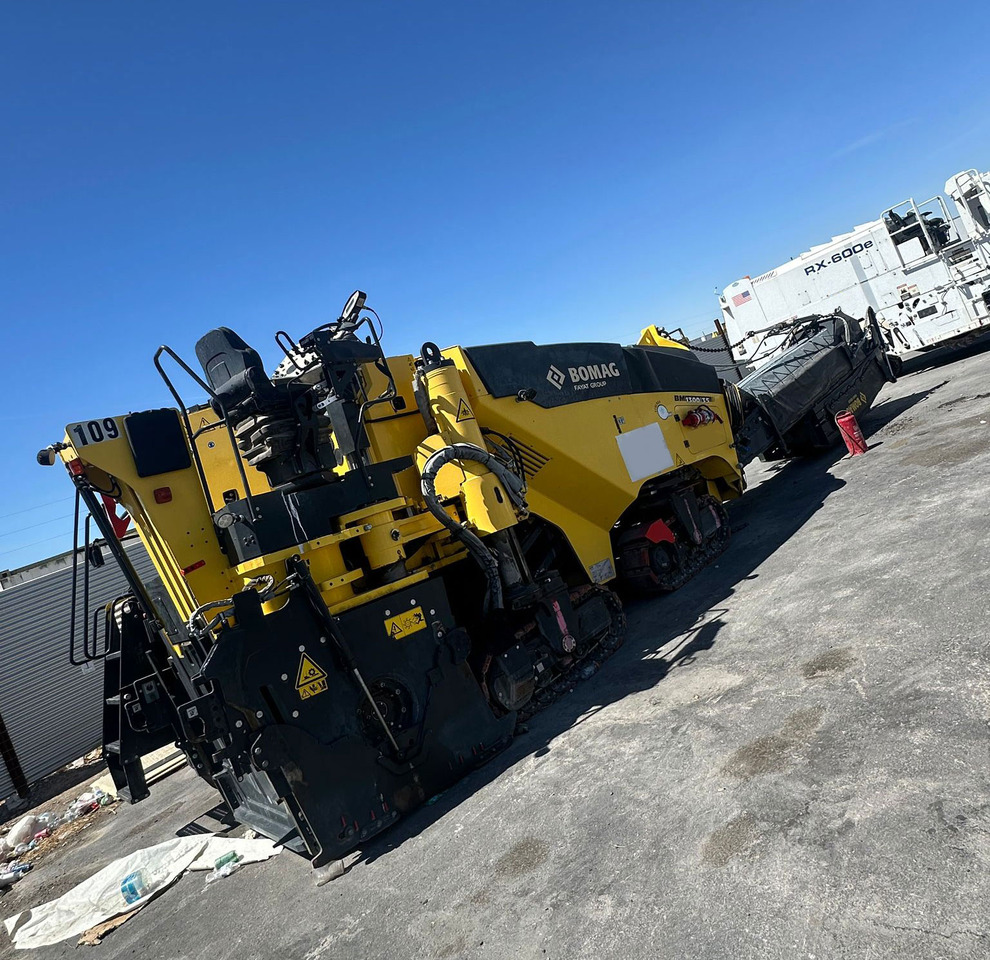 Bomag BM 1300/35 - Asfalto freza: foto 1 Bomag BM 1300/35 - Asfalto freza: foto 1
