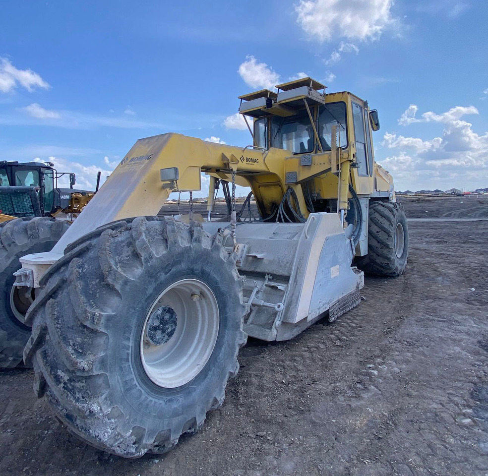 Bomag MPH 122-2 - Grunto stabilizatorius: foto 1 Bomag MPH 122-2 - Grunto stabilizatorius: foto 1