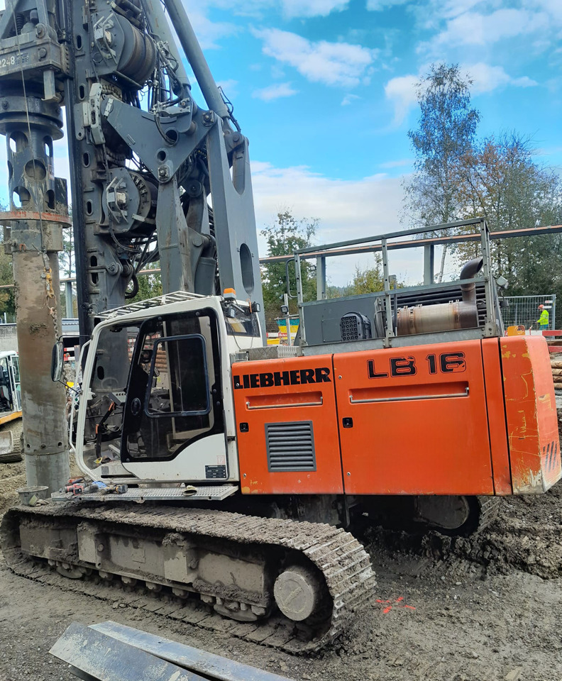 Liebherr LB16 - Polių kalimo mašina: foto 3 Liebherr LB16 - Polių kalimo mašina: foto 3