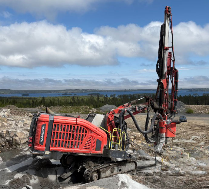 Sandvik DX800i - Gręžimo mašina: foto 2 Sandvik DX800i - Gręžimo mašina: foto 2