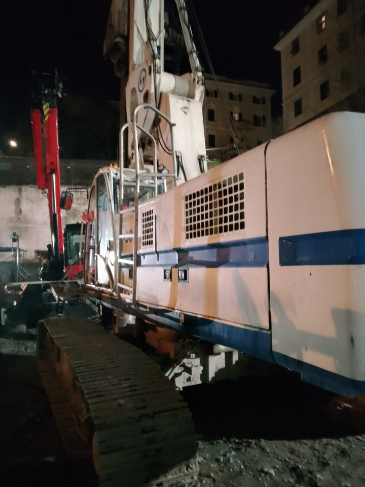 Soilmec SR-50 - Polių kalimo mašina: foto 3 Soilmec SR-50 - Polių kalimo mašina: foto 3