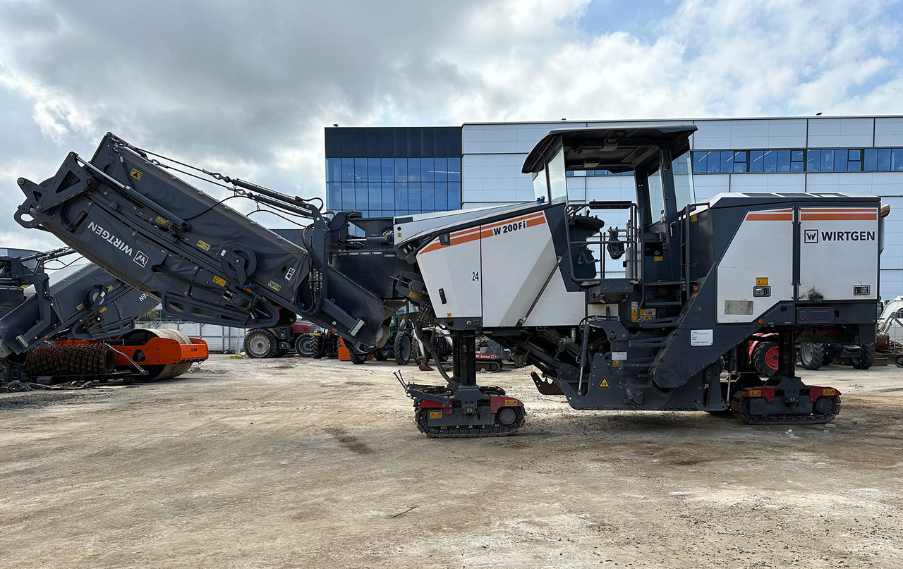 Wirtgen W 200 Fi - Asfalto freza: foto 2 Wirtgen W 200 Fi - Asfalto freza: foto 2