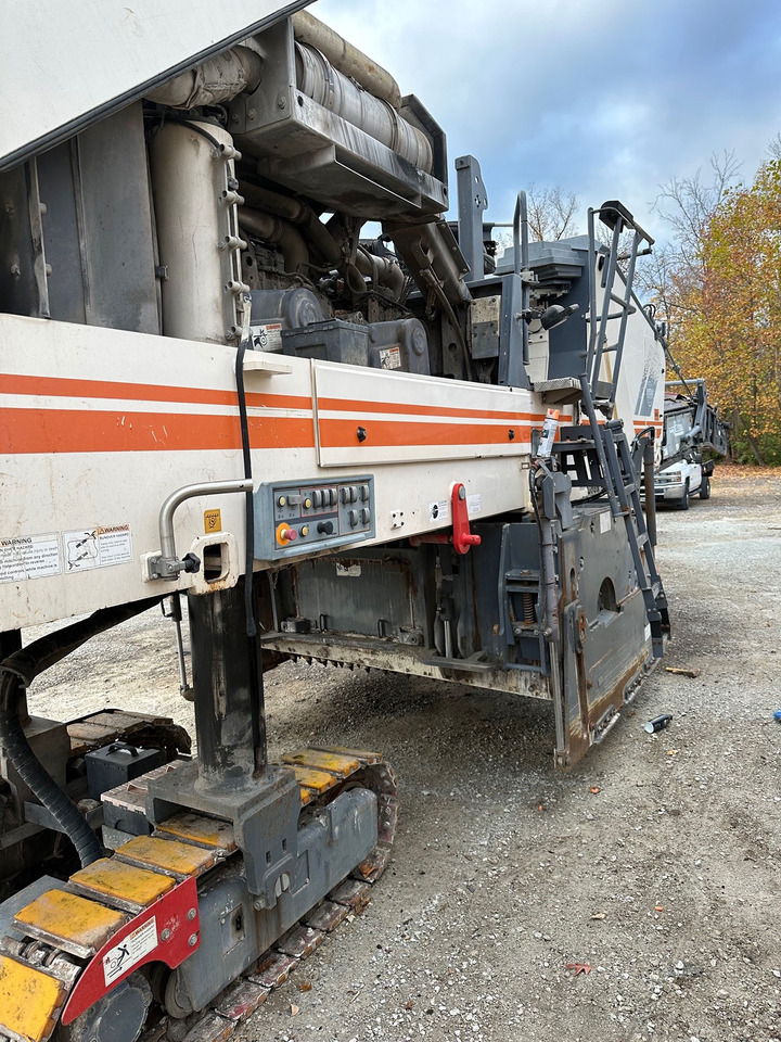 Wirtgen W 210 i - Asfalto freza: foto 4 Wirtgen W 210 i - Asfalto freza: foto 4